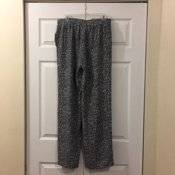 NWT Wide leg black and white Michael Kors pants. - Picture 6 of 6